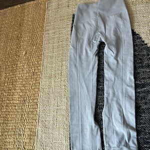 Lulu Lemon grey leggings size 2. Perfect condition.
